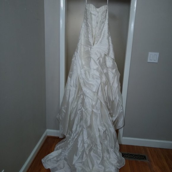 NWT! Bonny 122 Wedding Gown Size 6 - Picture 7 of 8